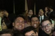 Amigos vendem pizza para pagar cirurgia de estudante que teve joelho fraturado