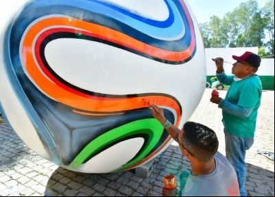 Bola gigante da Copa em Cuiab
