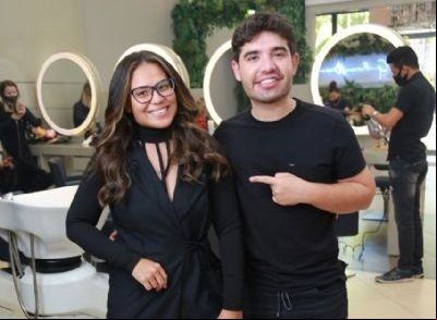 Especialista em alisamentos comemora tr