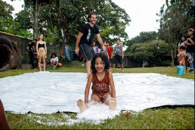 Iniciativa leva atividades de lazer e cultura a comunidade de Chapada dos Guimar