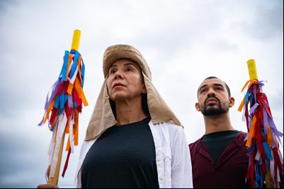 Performance gratuita 'Peregrinos' transforma centro hist