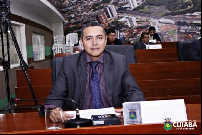 Professor Franks toma posse como vereador de Cuiab
