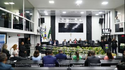 Mesa adia extraordin