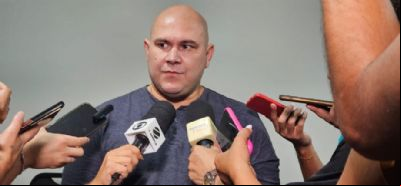 Com cidade em crise, Abilio acusa vereadores de incoer