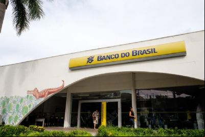 Governo quita 79% da folha de pagamento dos servidores no dia 10