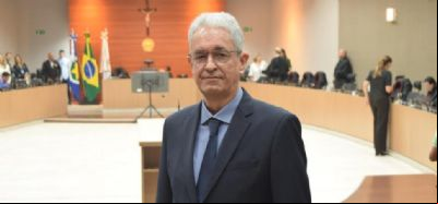 Juiz especializado em direito banc