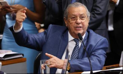 <Font color=Orange> Vídeo </font color> | A um ano e meio da campanha, Jayme já faz promessa eleitoral de doar casa em Cuiabá