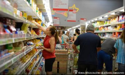 Mercado reduz previs