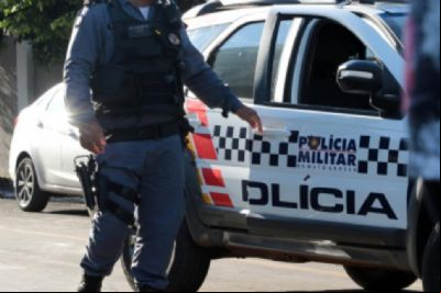 Corpo com sinais de espancamento 