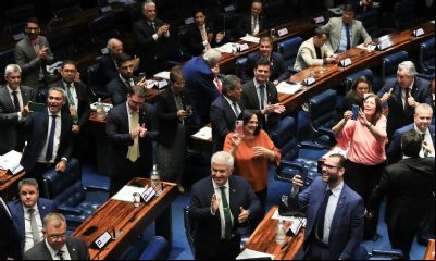 Por 52 a 18, Senado aprova PEC que limita decis