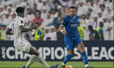 Neymar comemora primeiro jogo ap