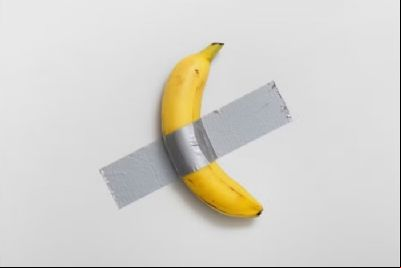 Banana colada com fita adesiva 