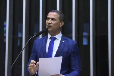 Coronel Assis apresenta projeto para acabar com mercadinhos nos pres