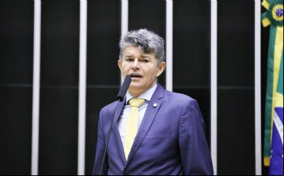 Medeiros quer incluir parlamentares governistas em den