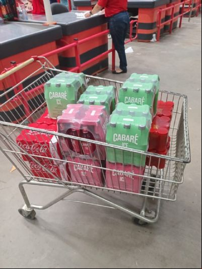 Cliente tenta sair de supermercado com R$ 6,6 mil em produtos pagando apenas R$ 585