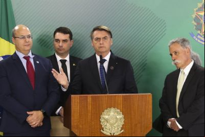 Bolsonaro diz que vai vetar lista tr