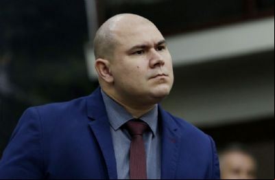 Juiz nega embargos de Abilio e mant