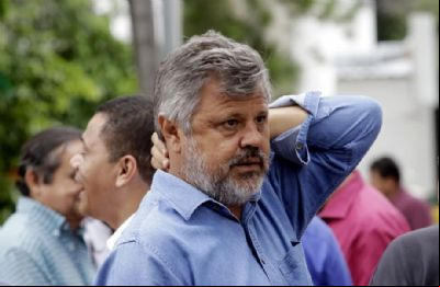 Juiz concede liberdade provis