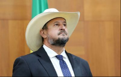 Cattani acha 'absurdo' visitar pres