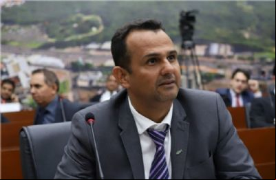 Tratativas de propina de R$ 250 mil entre empreiteira e vereadores foram por WhatsApp, demonstra inqu