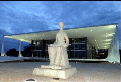 Moraes vota por suspens