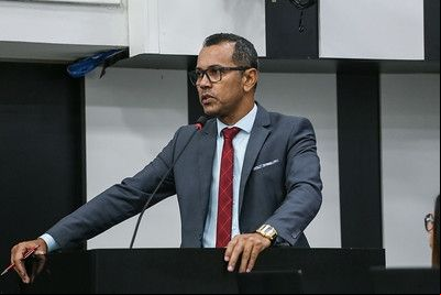 Vereador busca apoio de colegas para derrubar veto sobre alimenta