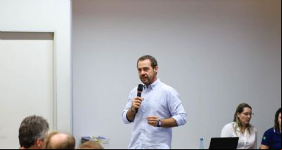 Cadore considera que falta aproxima
