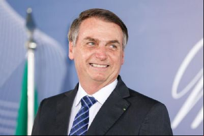 Bolsonaro sanciona proposta que prorroga prazo para cr