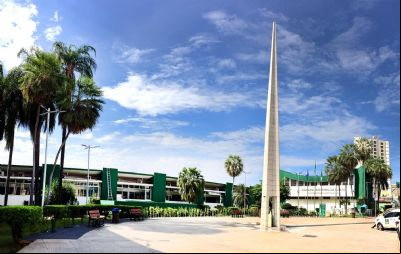 Buracos e reforma de policl