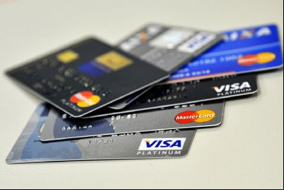 Juros do cheque especial caem e do cart