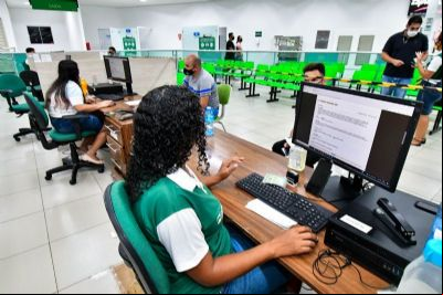 Sine disponibiliza 692 vagas de emprego nesta segunda