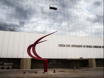 OAB pede que Moraes autorize advogados de defesa visitarem Jefferson na pris