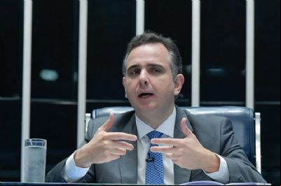 Pacheco aguarda proposta da Uni