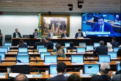 Deputados fazem reivindica
