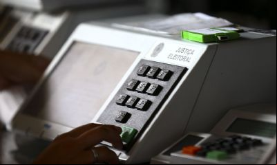 Presidente do TSE apresenta sala de totaliza