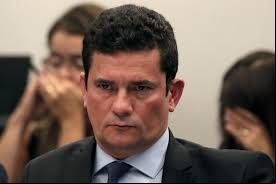 Moro comemora a