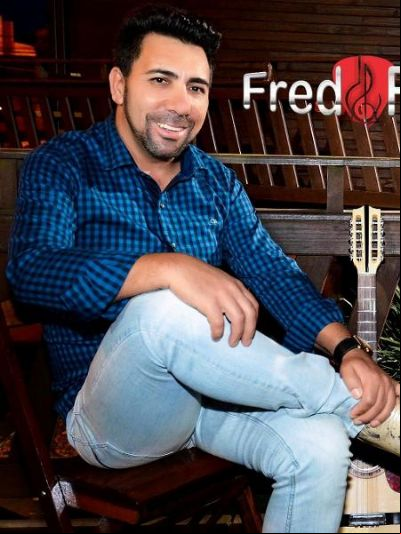 Cantor sertanejo morre depois de se apresentar ao vivo no Facebook