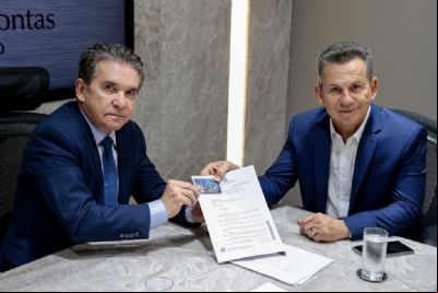 Governo entrega contas e destaca aplica
